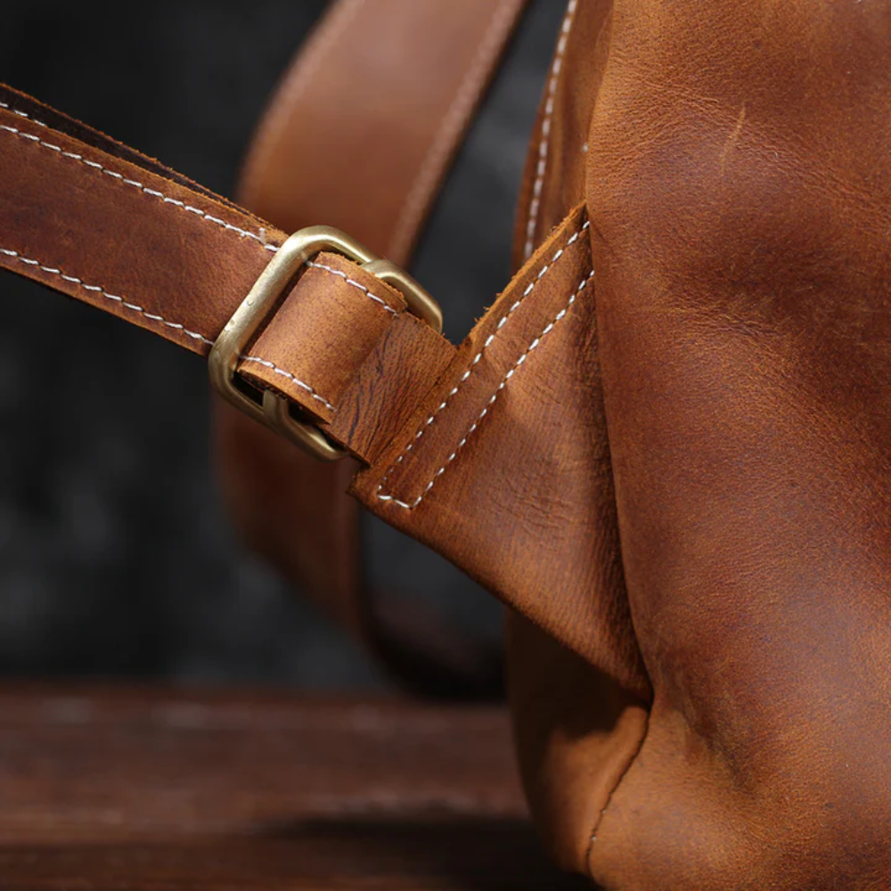 CADIZ - Leather Knapsack