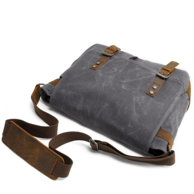 Vintage-Stil mit verstellbarem Riemen